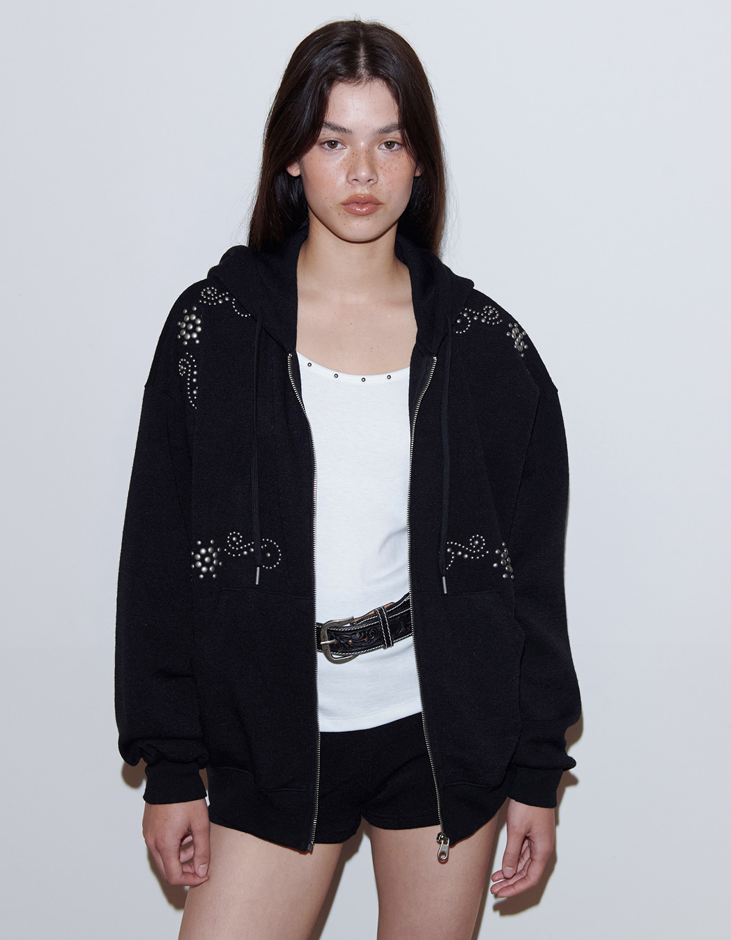 polysooem ORNAMENT STUDDED パーカー ブラック ORNAMENT STUDDED HOODIE_ONZI_EDITION, BLACK - polysooem