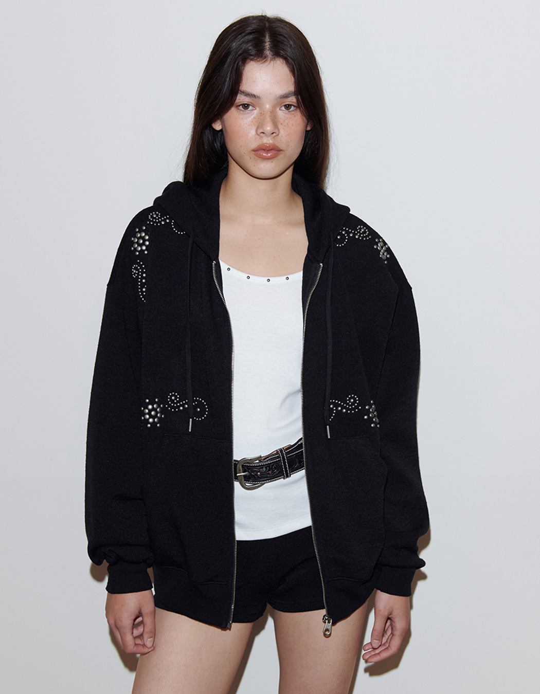 ショートパンツ 25SS [POLYSOOEM] Studded Dolphin Shorts - Black STUDDED DOLPHIN SHORTS, BLACK - polysooem