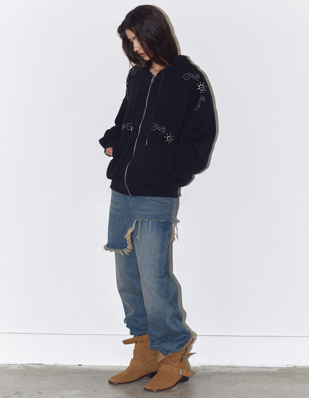 polysooem ORNAMENT STUDDED パーカー ブラック ORNAMENT STUDDED HOODIE_ONZI_EDITION, BLACK - polysooem