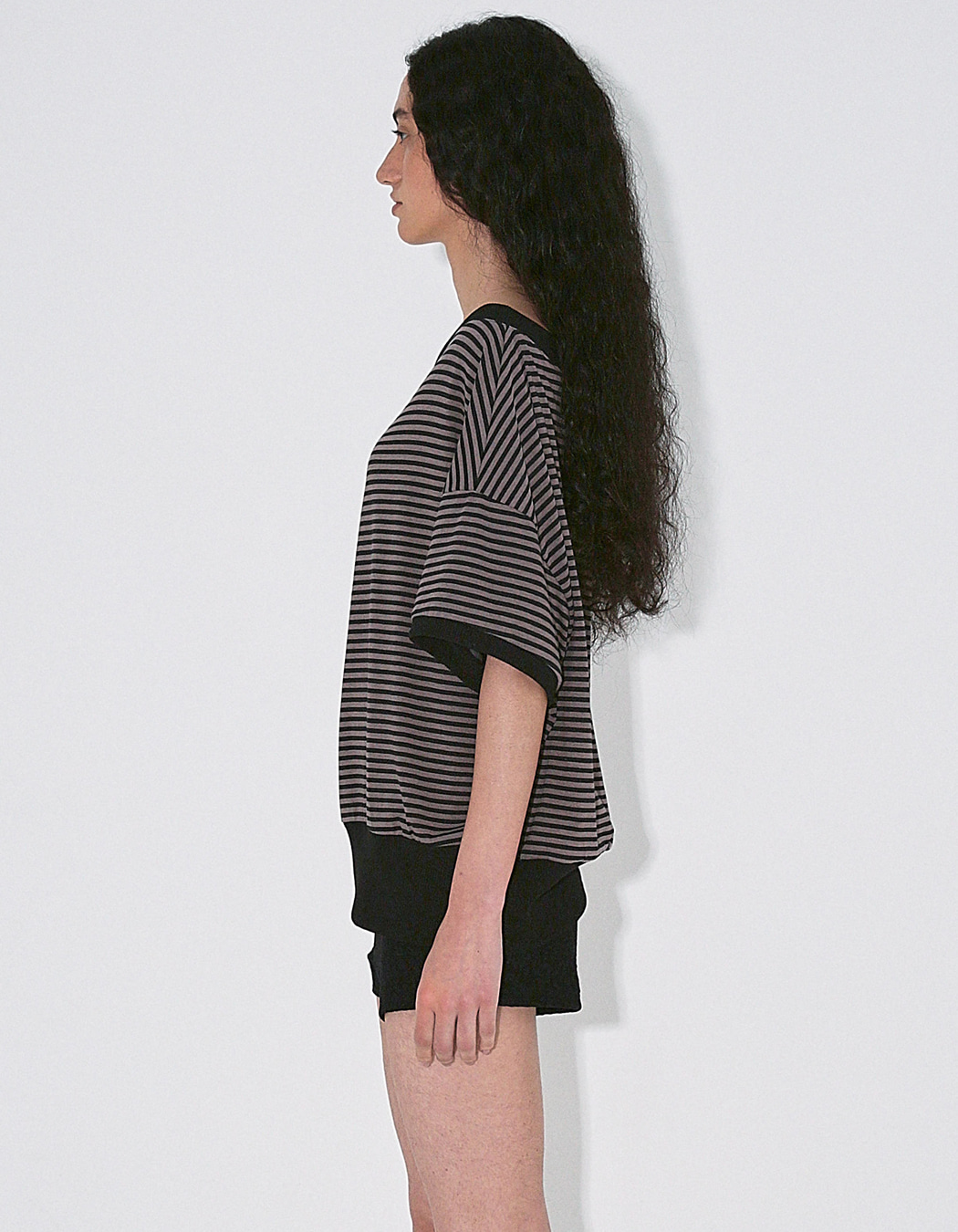 STRIPE ONE-SHOULDER TEE, BLACK - polysooem