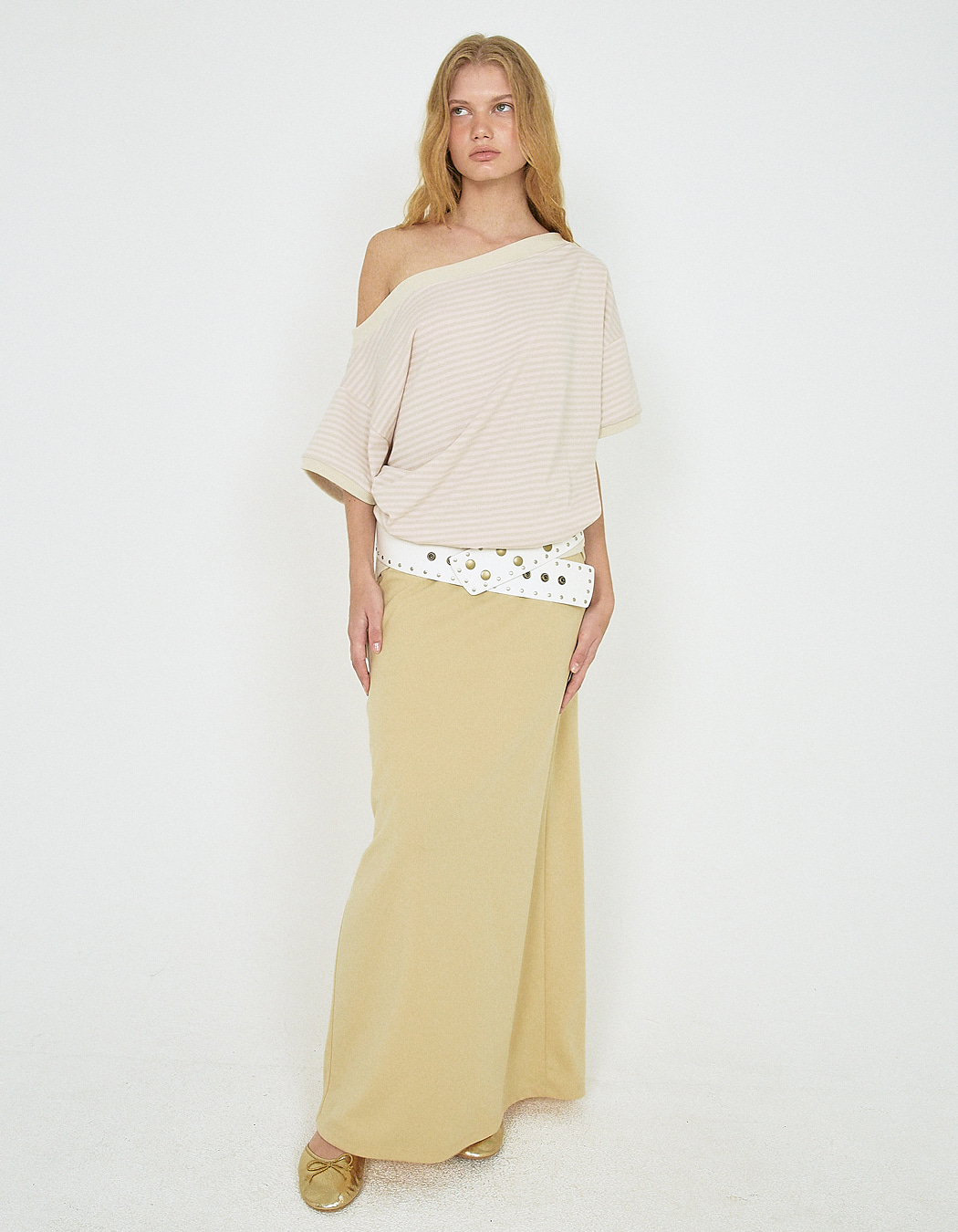 STRIPE ONE-SHOULDER TEE, PINK BEIGE - polysooem