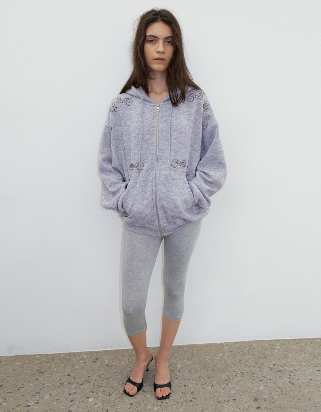 ORNAMENT STUDDED HOODIE_ONZI_EDITION, GRAY - polysooem