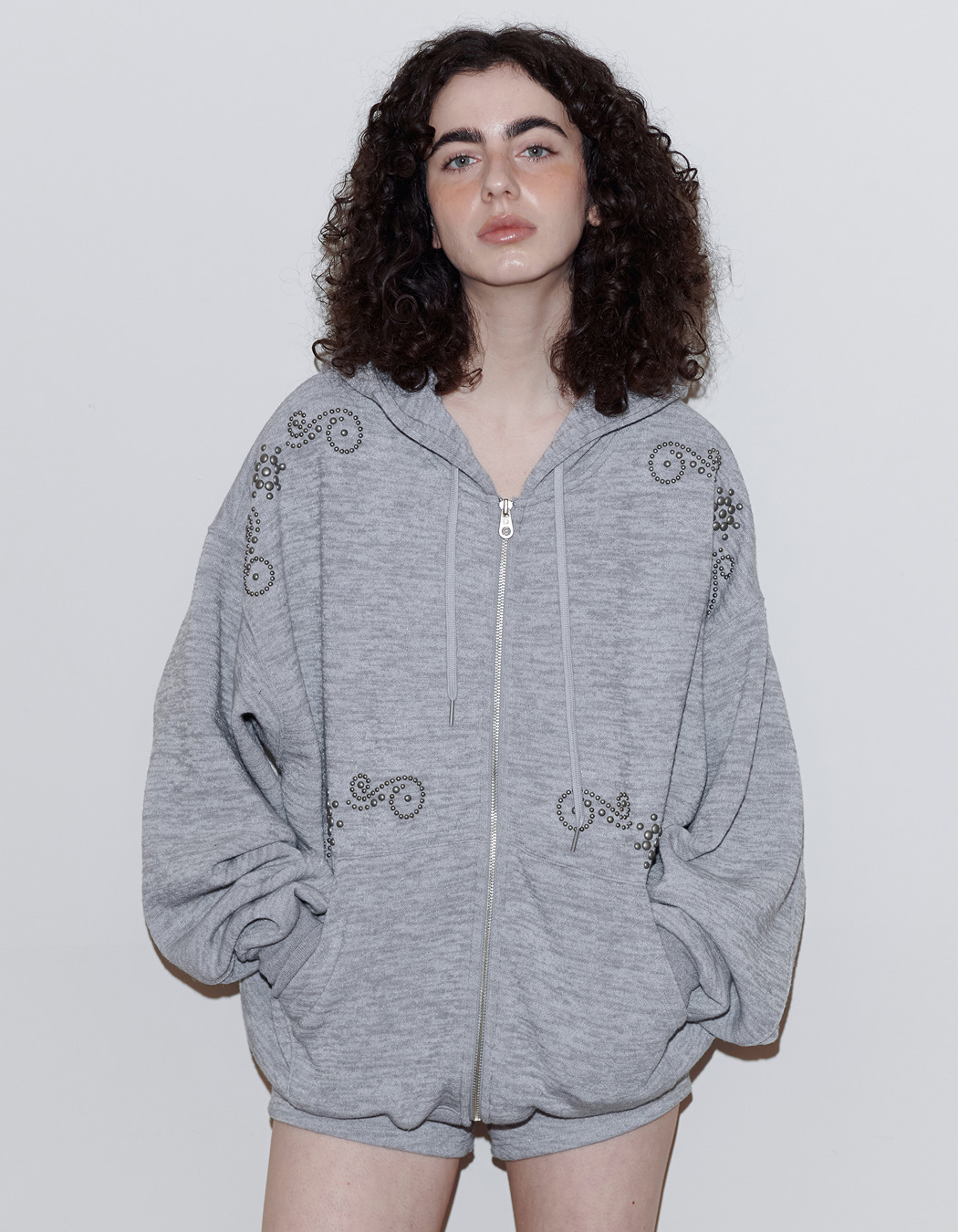 polysooem ORNAMENT STUDDED パーカー polysooem☆韓国☆人気☆ORNAMENT STUDDED HOODIE_ONZI_EDITION