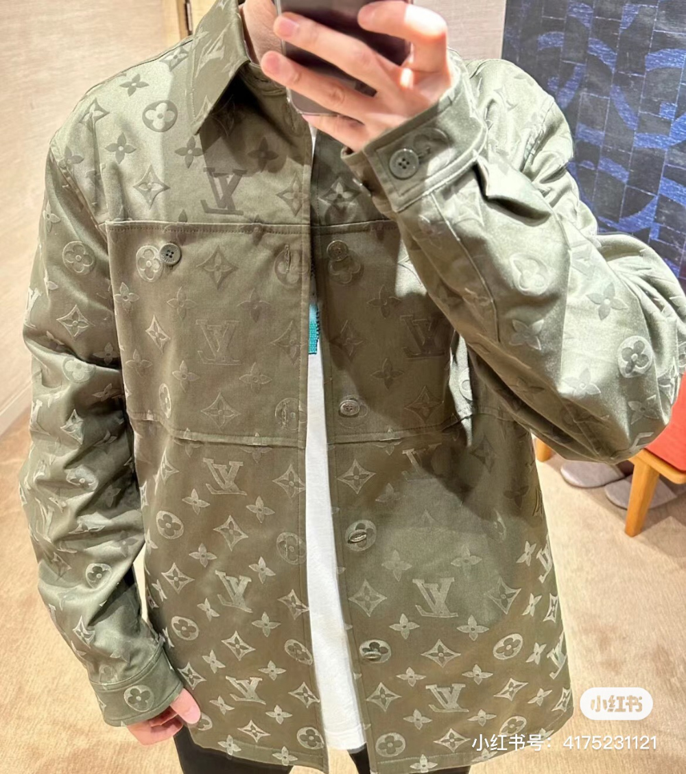 재킷 모델 착용 이미지-S14L10