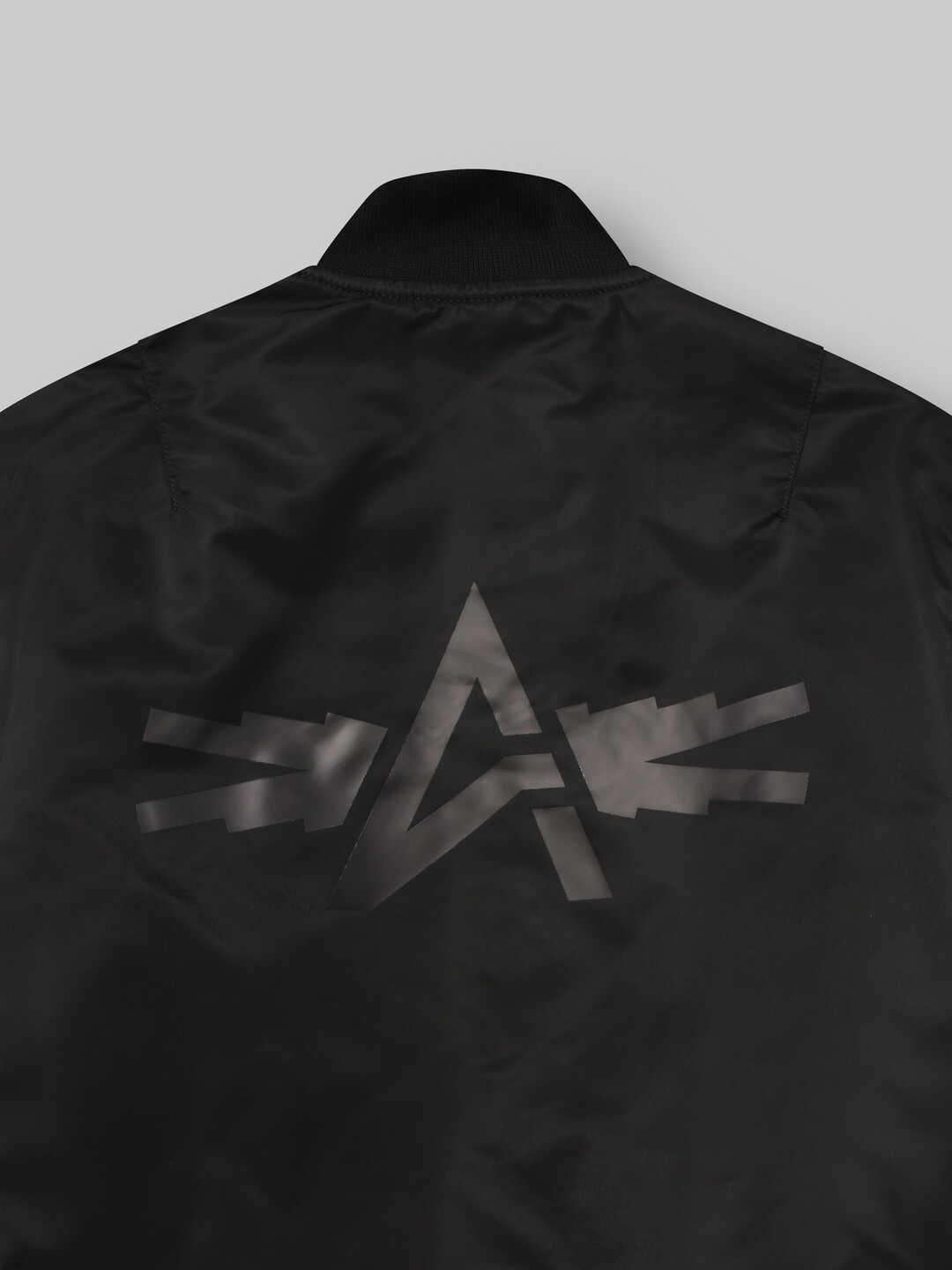 LE SSERAFIM x MA-1 Flight Jacket | 알파 인더스트리