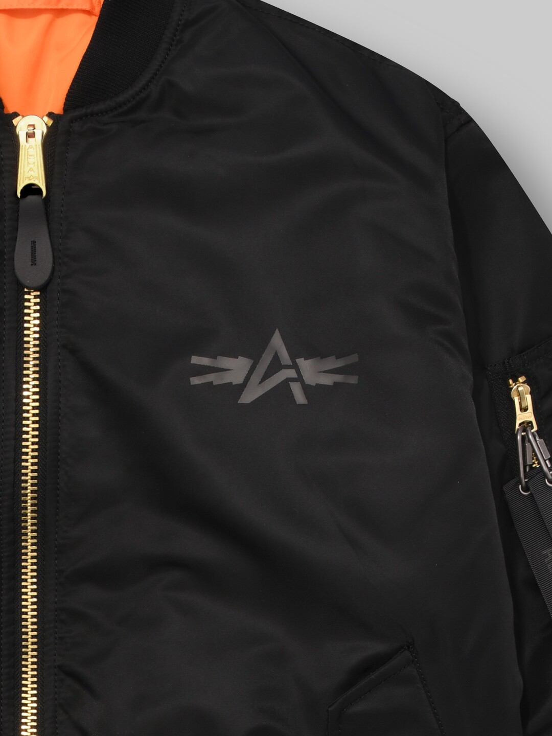 LE SSERAFIM x MA-1 Flight Jacket | 알파 인더스트리