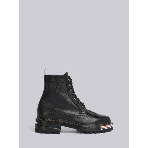 톰브라운 여성 부츠 FFB123A-06257-001 Black Pebble Grain Leather Rubber Hiking Sole Stripe Micro Insert Lace Up Longwing Boot