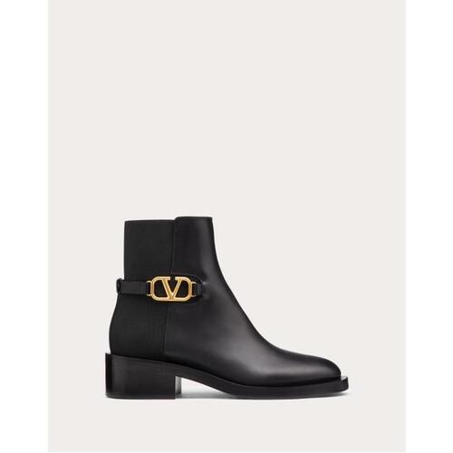 발렌티노 여성 부츠 Vlogo Signature Calfskin Ankle Boot 30mm for Woman in Black | Valentino GB WS0CT1PYH_0NO