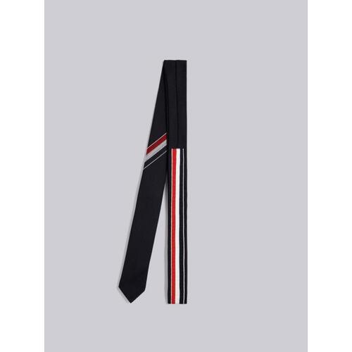 톰브라운 남성 타이 보타이 Engineered Stripe Necktie In Wool MNL022A-03532-415
