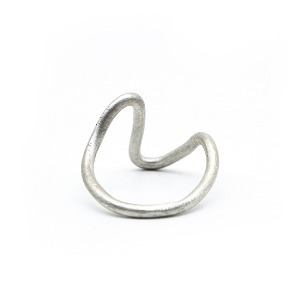 CURVED LINE RING