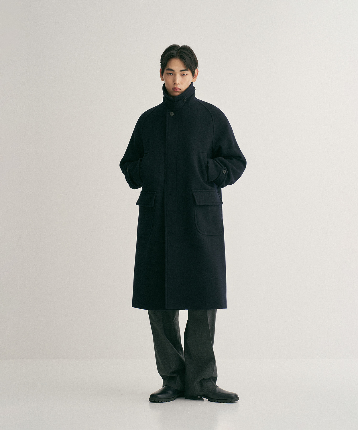 Voyager Balmacaan Coat (Dark Navy) - 어나더오피스