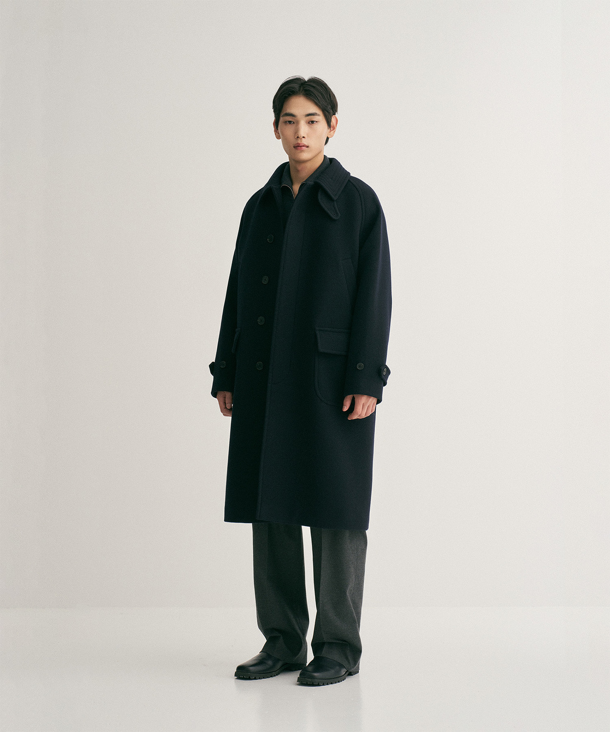 Voyager Balmacaan Coat (Dark Navy) - 어나더오피스