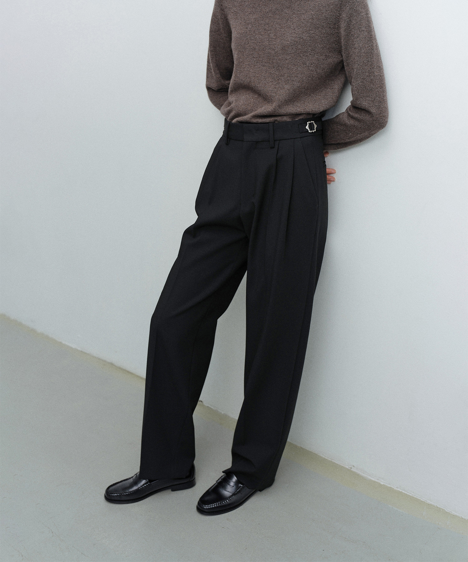 w. Santiago Slacks (Black) - 어나더오피스