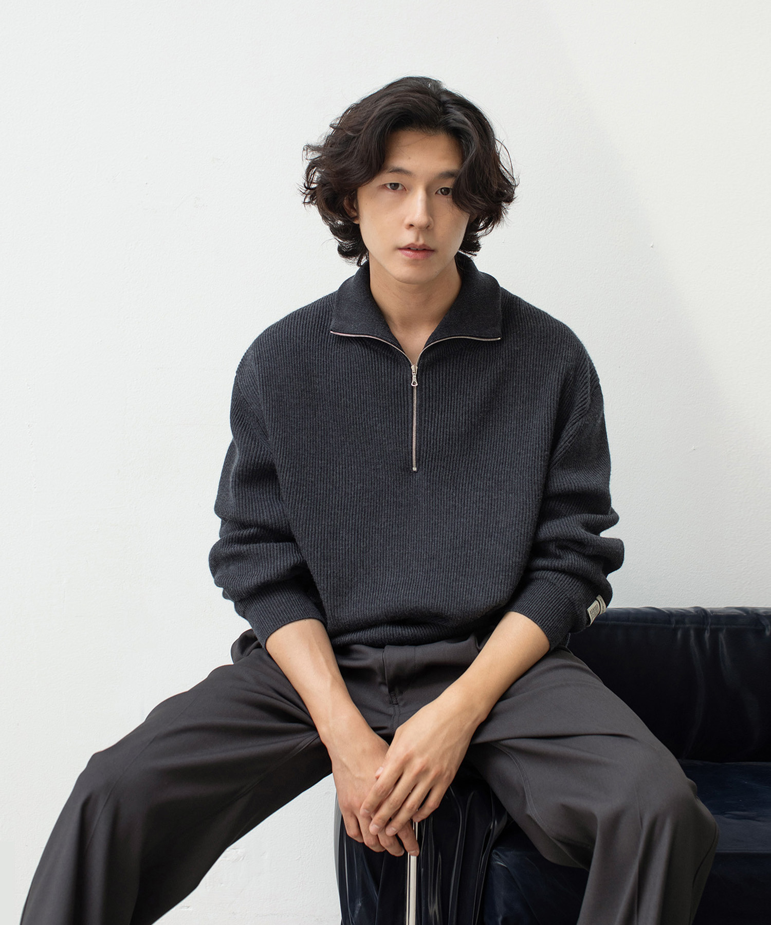 Volume Half Zip-up Knit (Onyx) - 어나더오피스