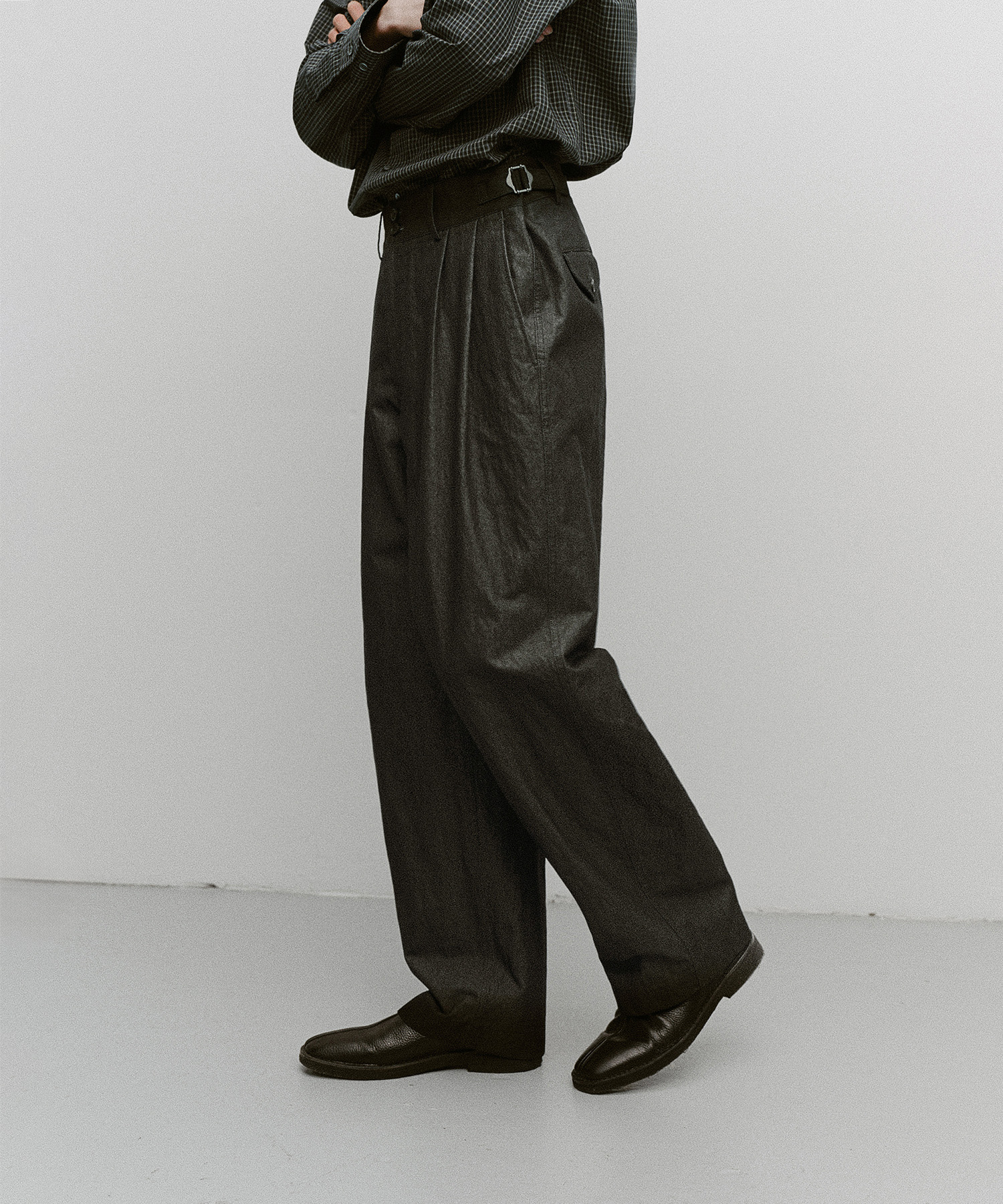 Santiago Officer Denim Pants (Black Denim) - 어나더오피스