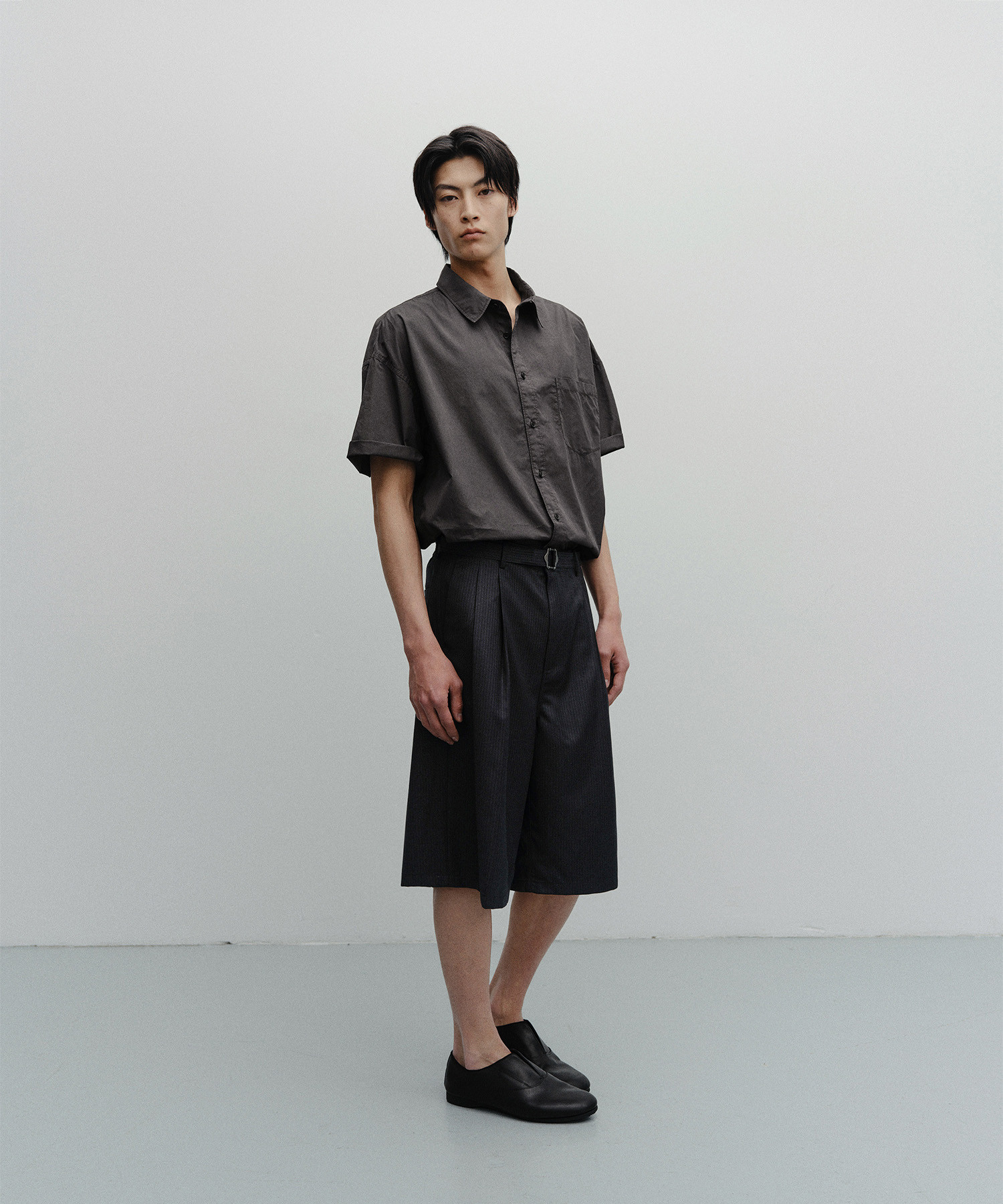 Hemingway Stripe Bermuda Pants (Black) - 어나더오피스