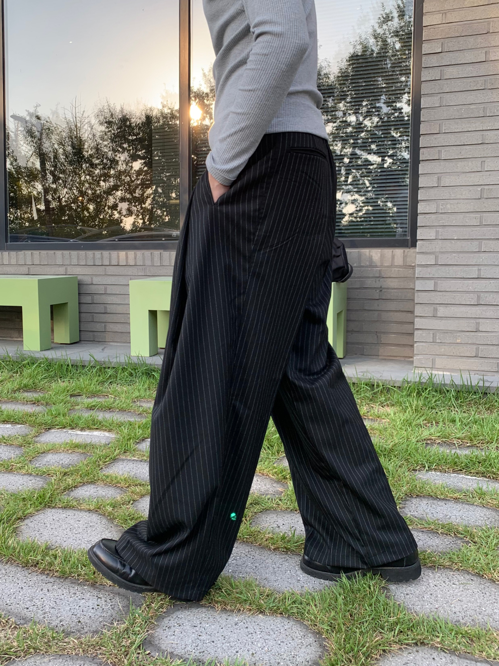 바지 모델 착용 이미지-S435L33