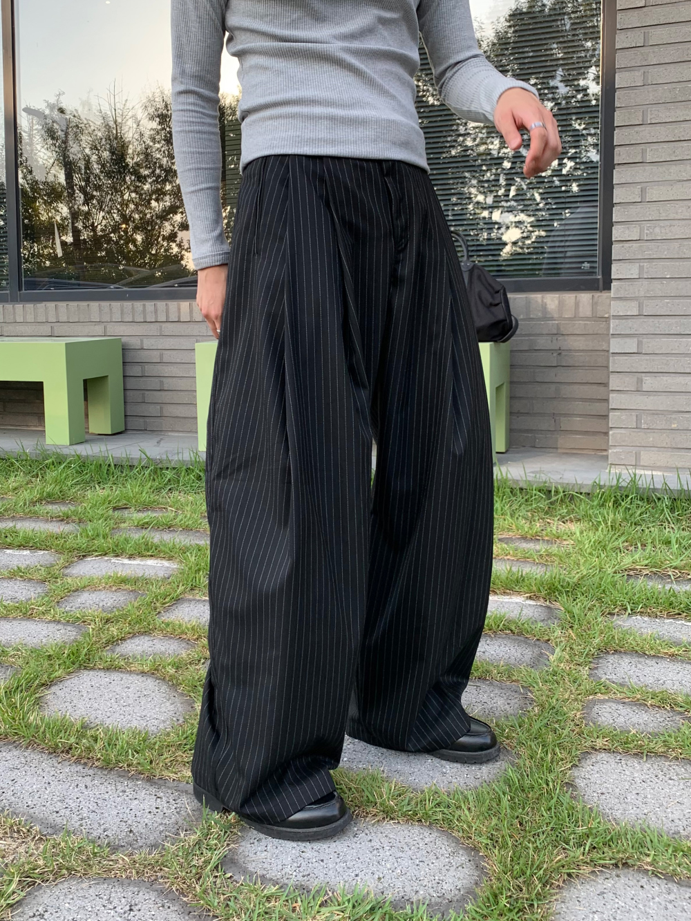 바지 모델 착용 이미지-S435L35