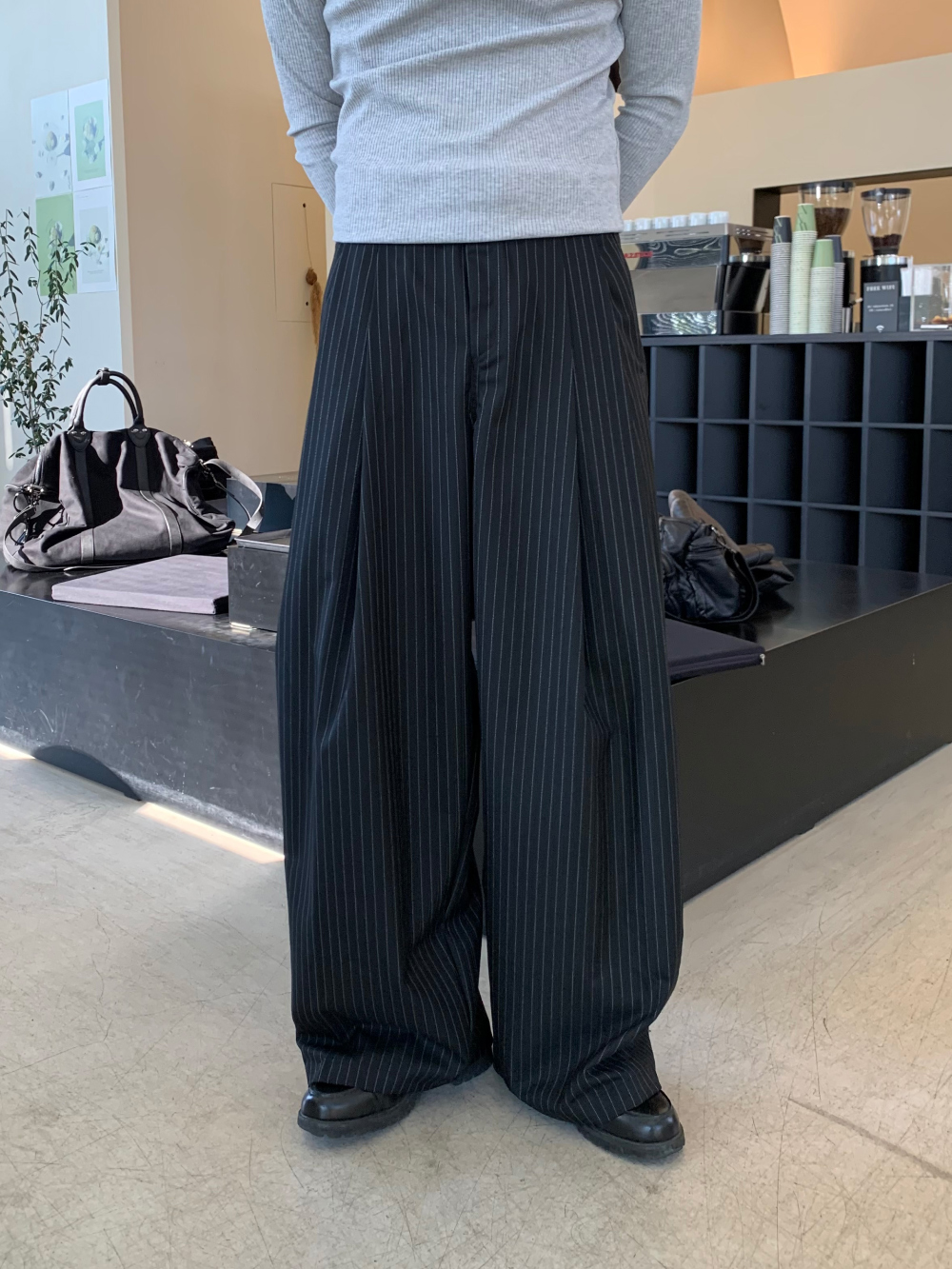 바지 모델 착용 이미지-S435L16