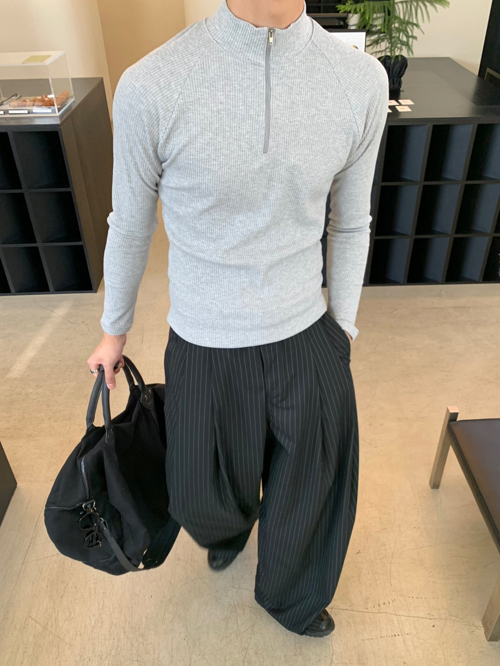 바지 모델 착용 이미지-S435L20