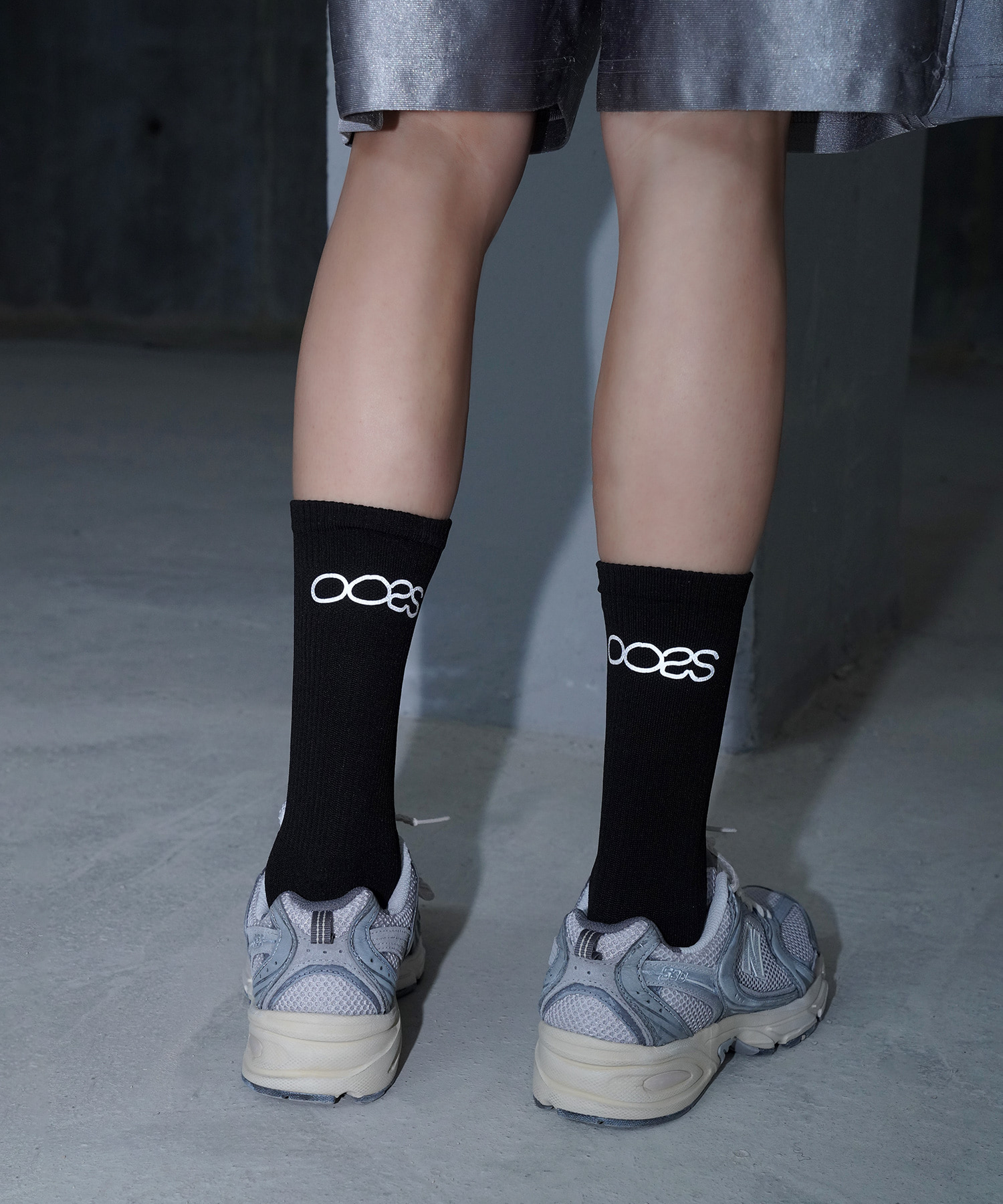 OOSS 남성 리플렉티브 러닝 크루 삭스 블랙 | 스튜디오 싹스탑