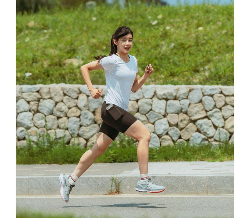 드레스 모델 착용 이미지-S1L3