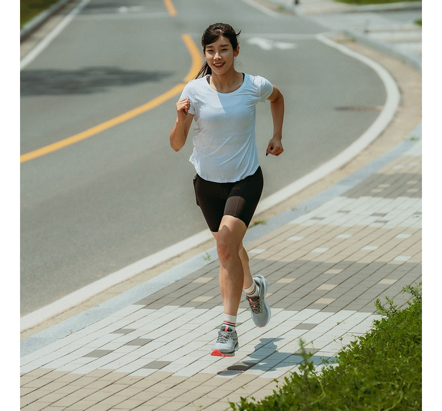 악세사리 모델 착용 이미지-S1L4