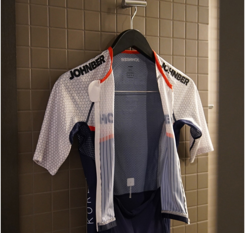 드레스 브라운 색상 이미지-S2L2