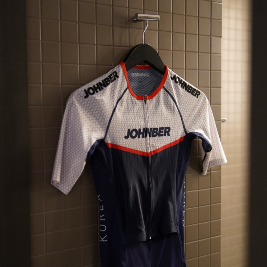 드레스 차콜 색상 이미지-S2L1