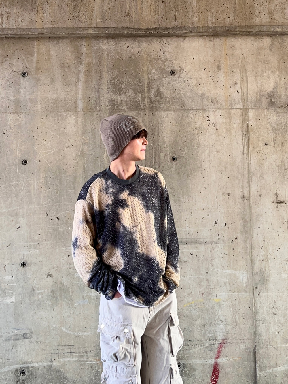 긴팔 티셔츠 모델 착용 이미지-S1L34