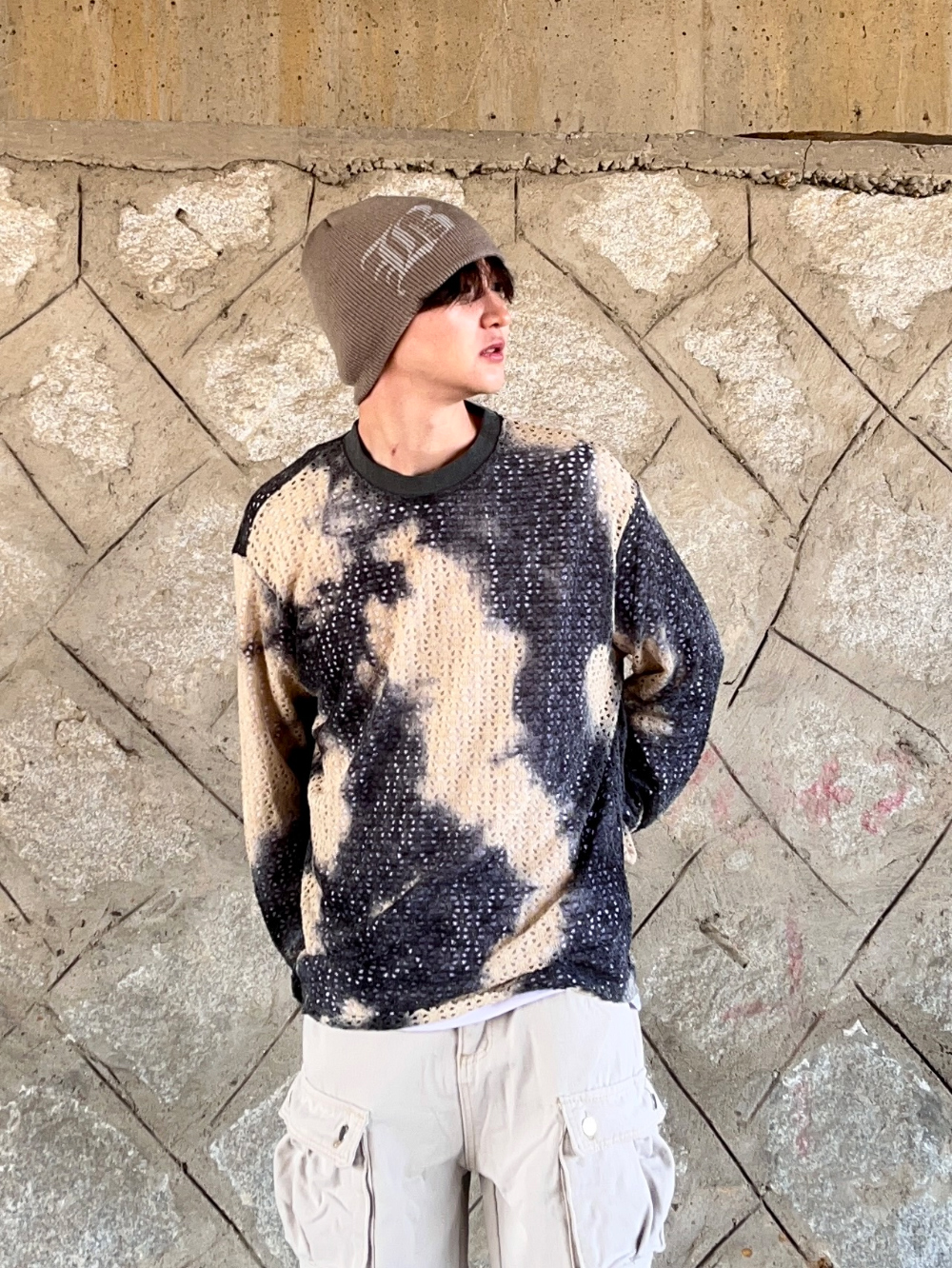 긴팔 티셔츠 모델 착용 이미지-S1L37