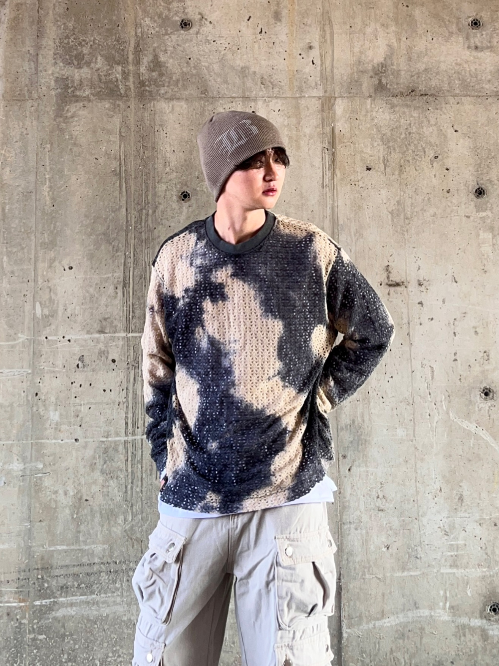 긴팔 티셔츠 모델 착용 이미지-S1L35