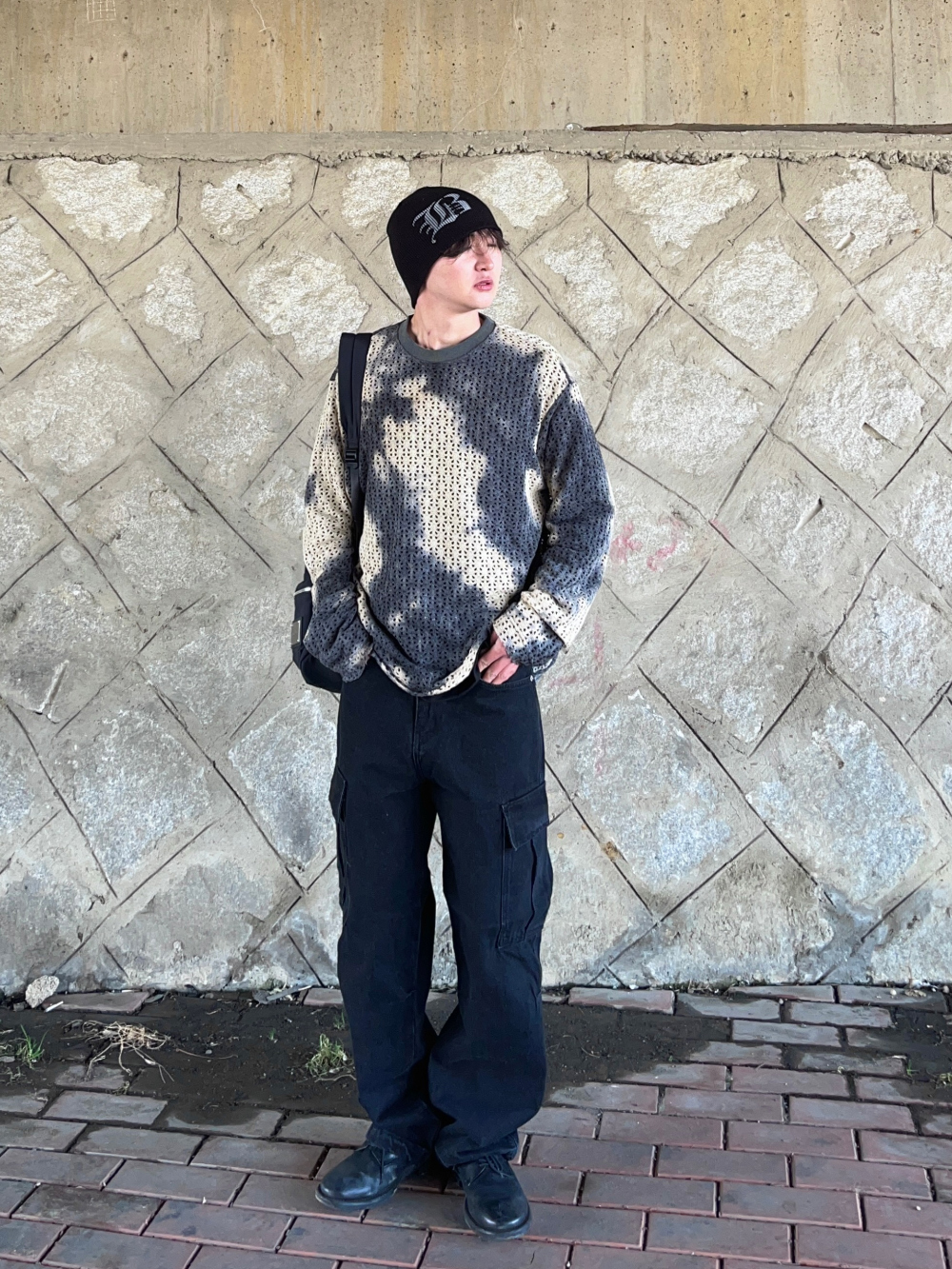 긴팔 티셔츠 모델 착용 이미지-S1L40