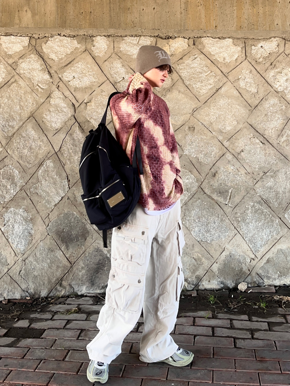 긴팔 티셔츠 모델 착용 이미지-S1L19