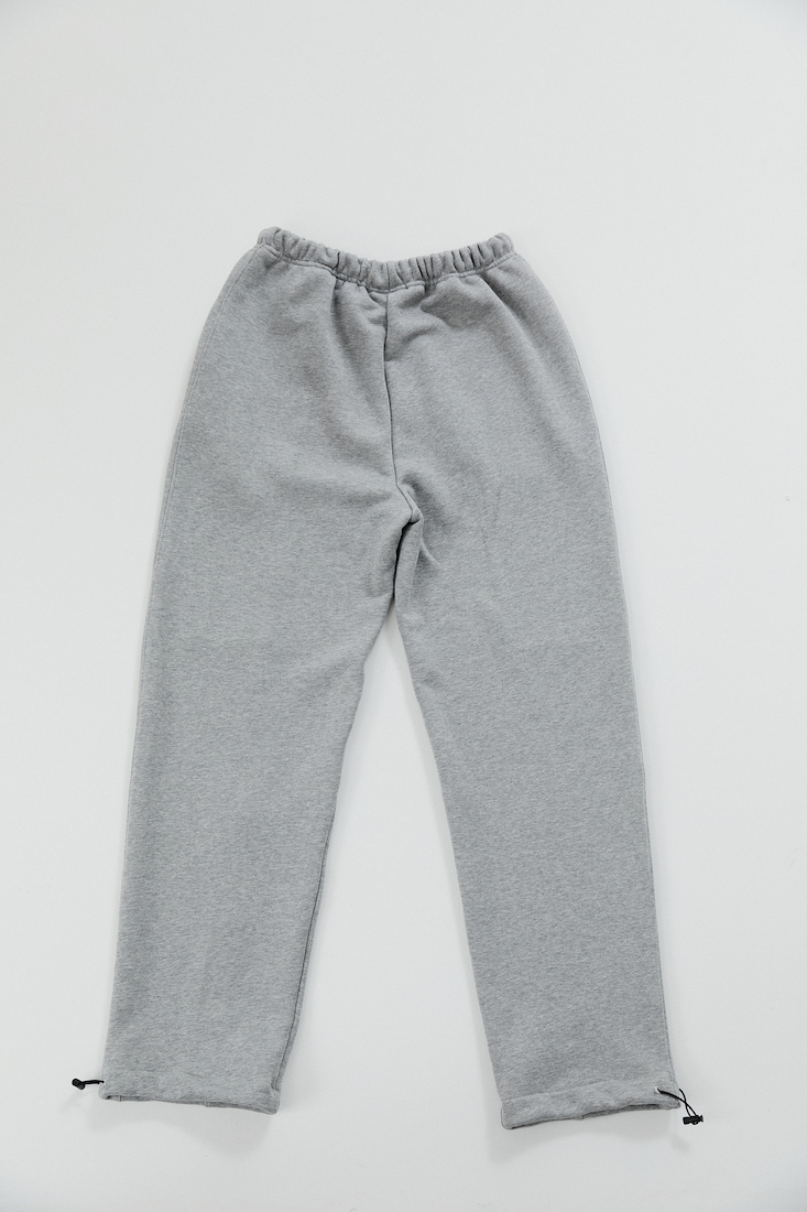 Cutting line emblem wide sweat pants gray - STYLECORE