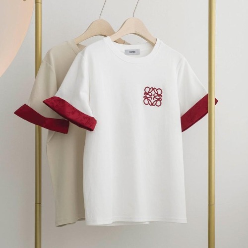 로에베 [LOEWE] 레드 배색 엠브로이더리 티셔츠