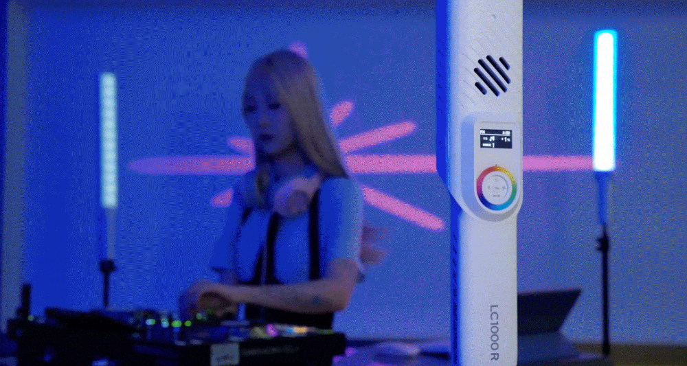 긴팔 티셔츠 모델 착용 이미지-S1L3