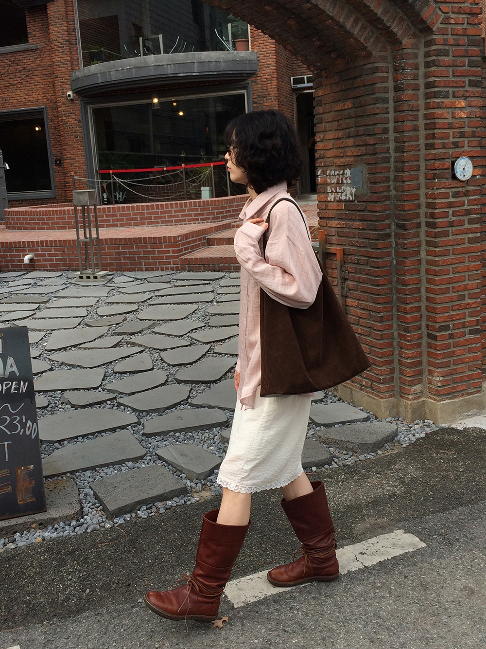 치마 모델 착용 이미지-S2L4