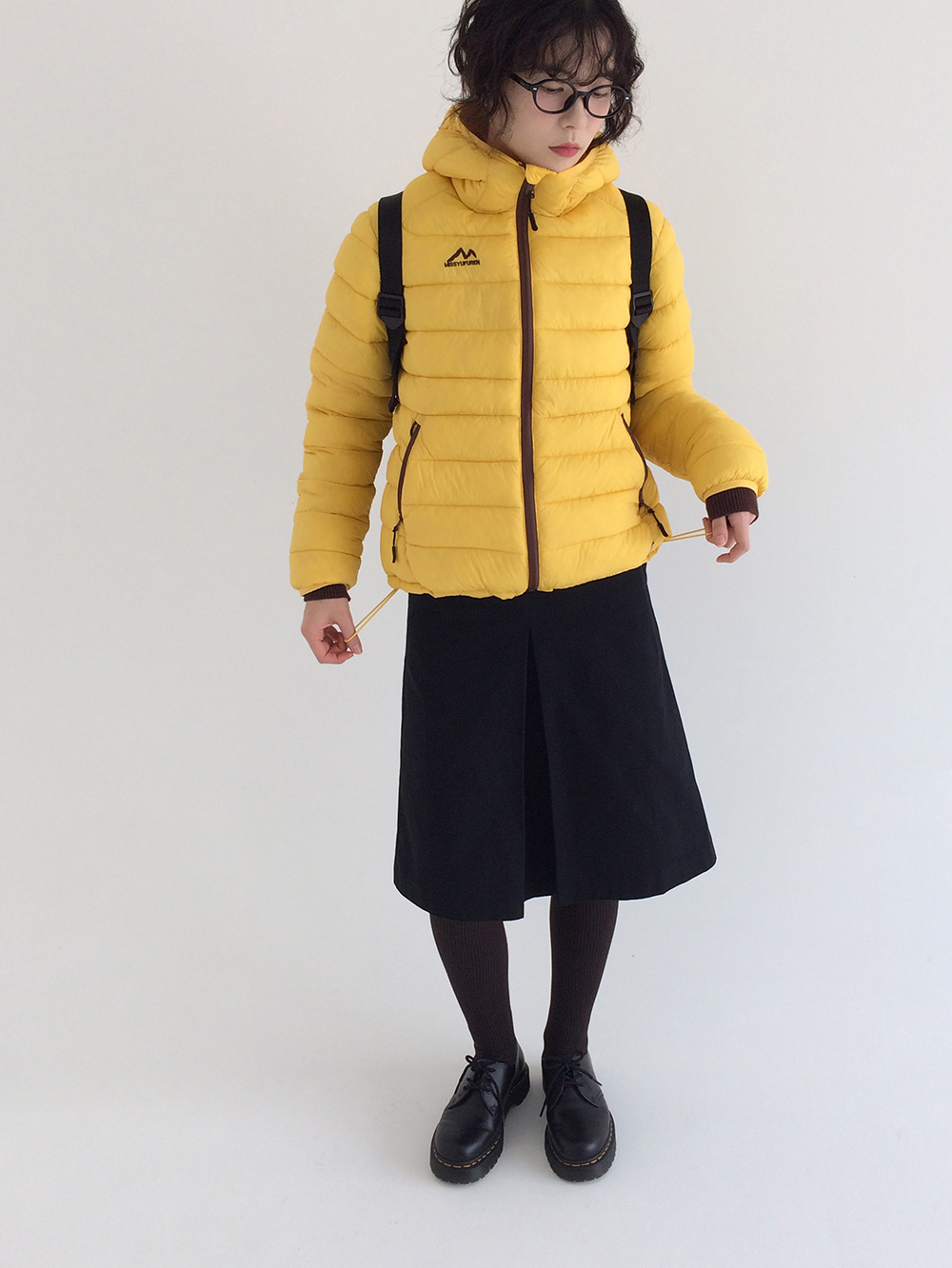 패딩 모델 착용 이미지-S1L12
