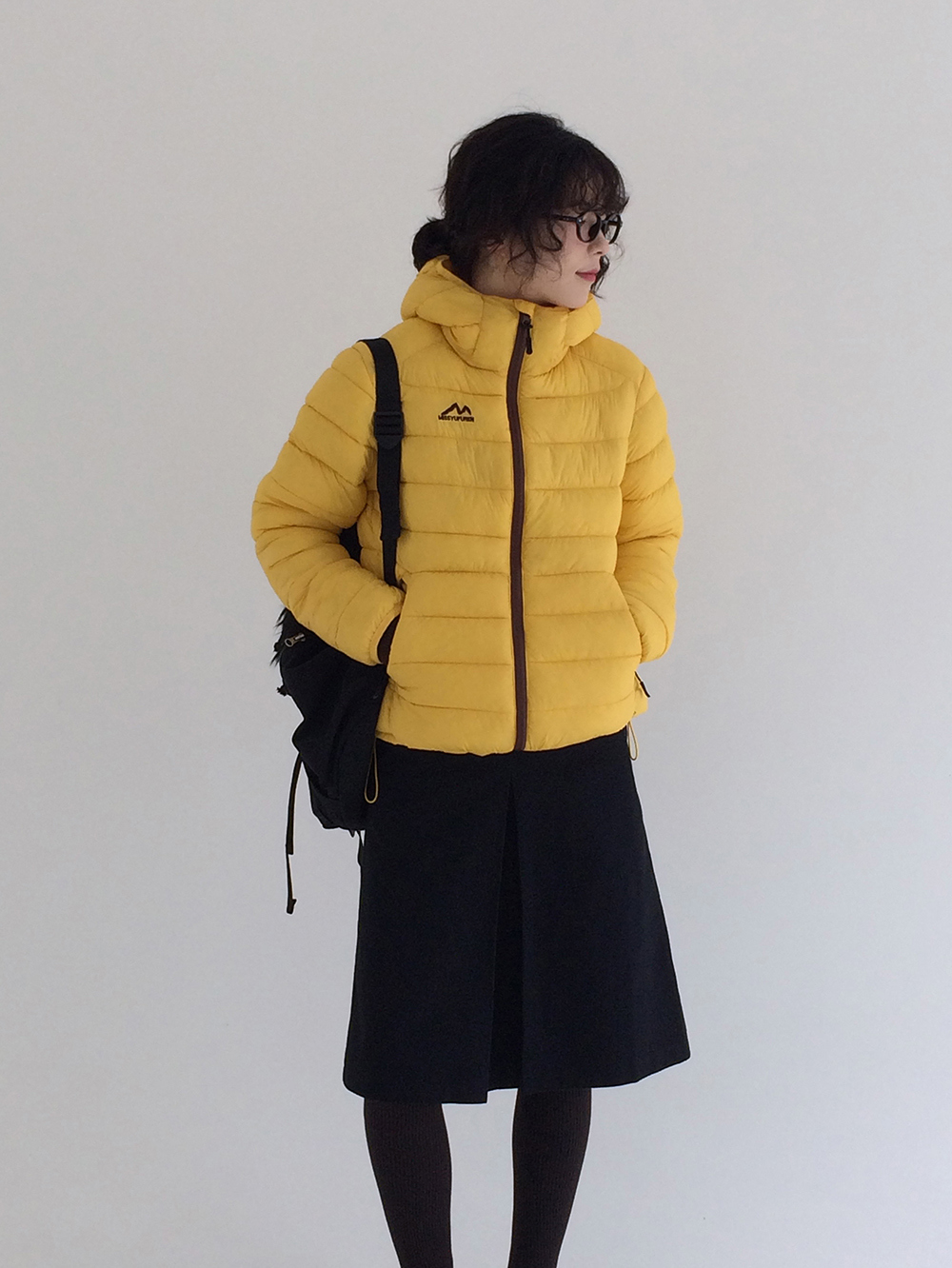 패딩 모델 착용 이미지-S1L19