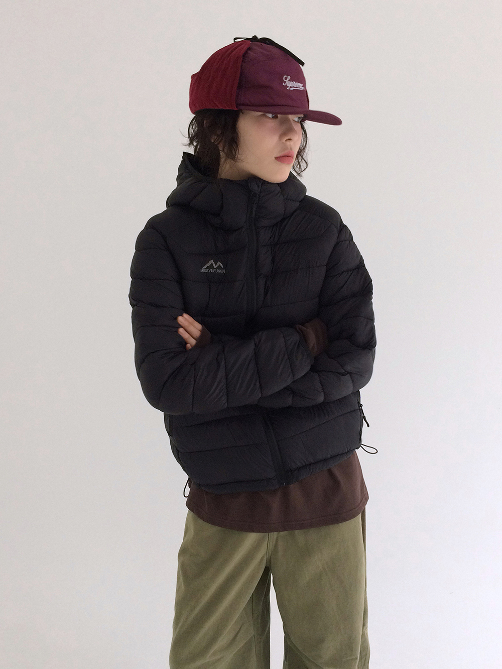 패딩 모델 착용 이미지-S1L23