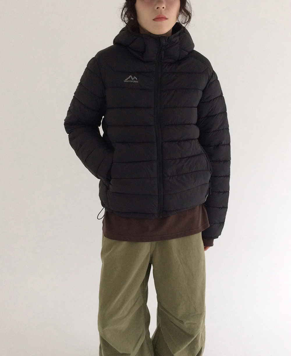 패딩 모델 착용 이미지-S1L26