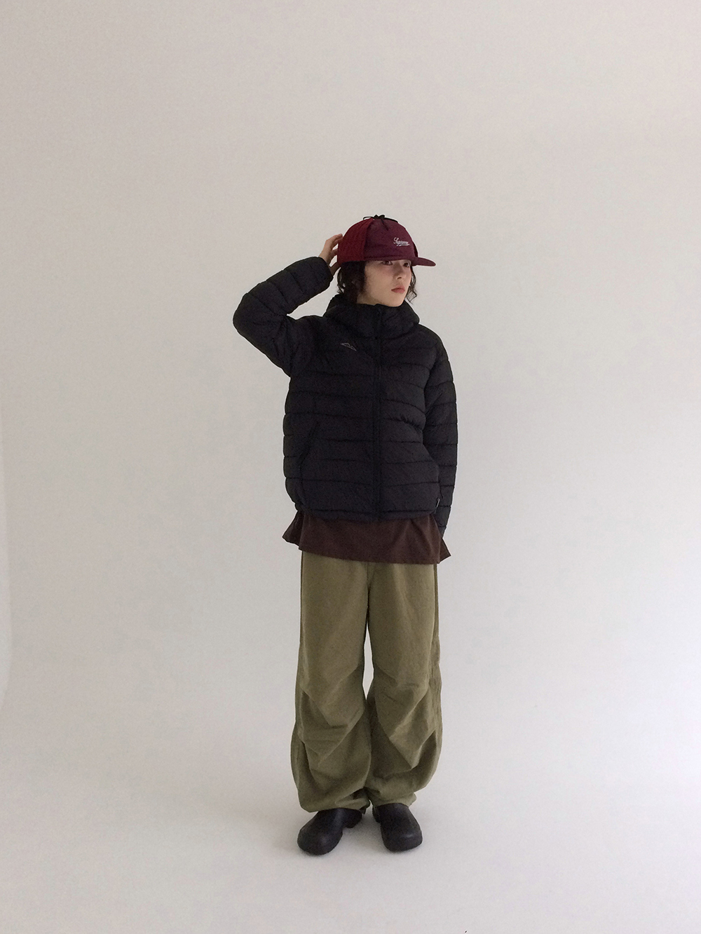 패딩 모델 착용 이미지-S1L28