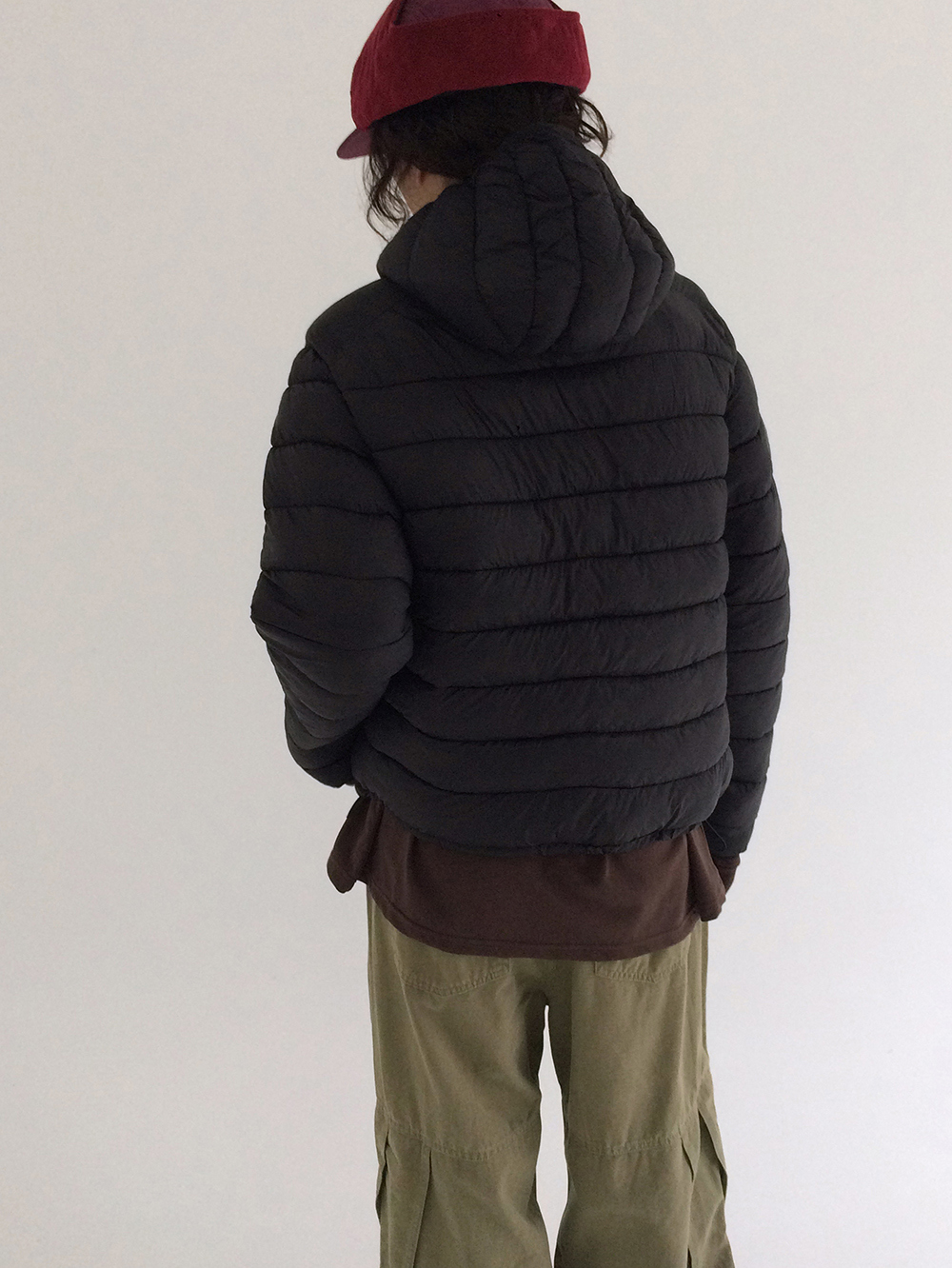 패딩 모델 착용 이미지-S1L35