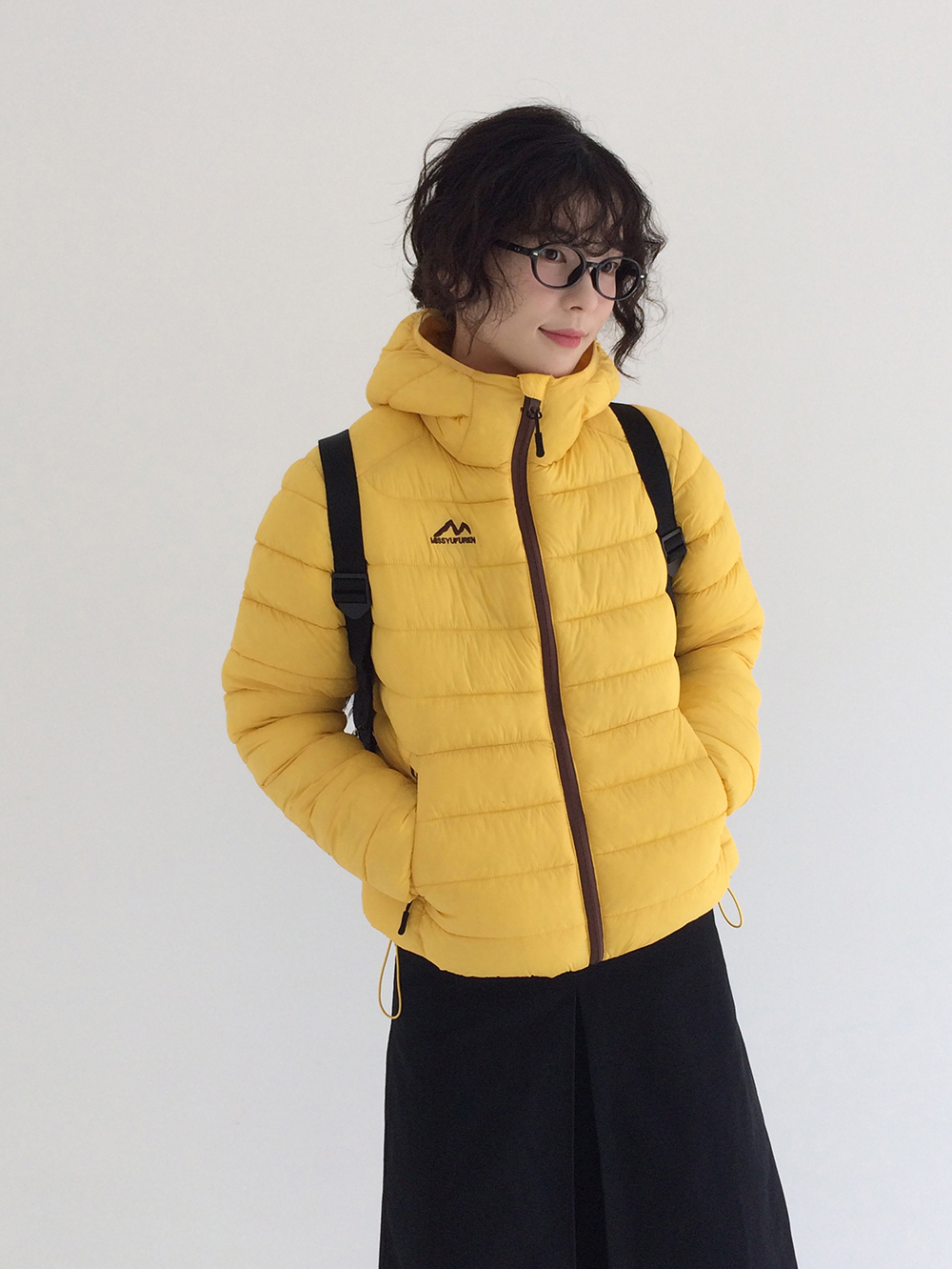 패딩 모델 착용 이미지-S1L10