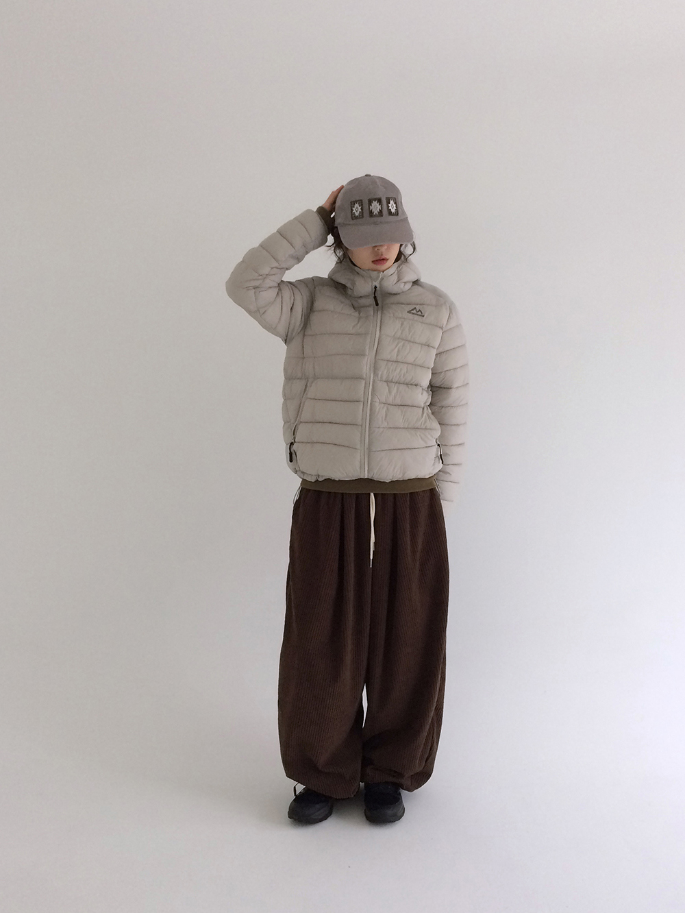 패딩 초콜렛 색상 이미지-S1L39