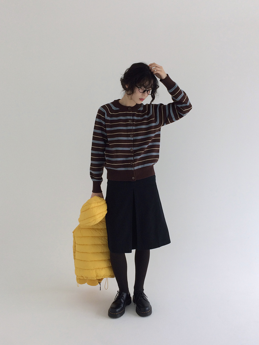패딩 모델 착용 이미지-S1L22