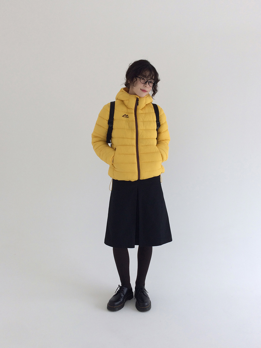 패딩 모델 착용 이미지-S1L17