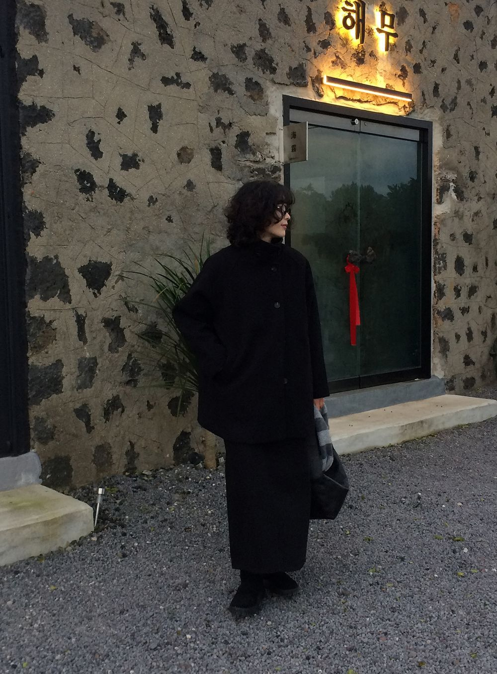 코트 모델 착용 이미지-S1L16