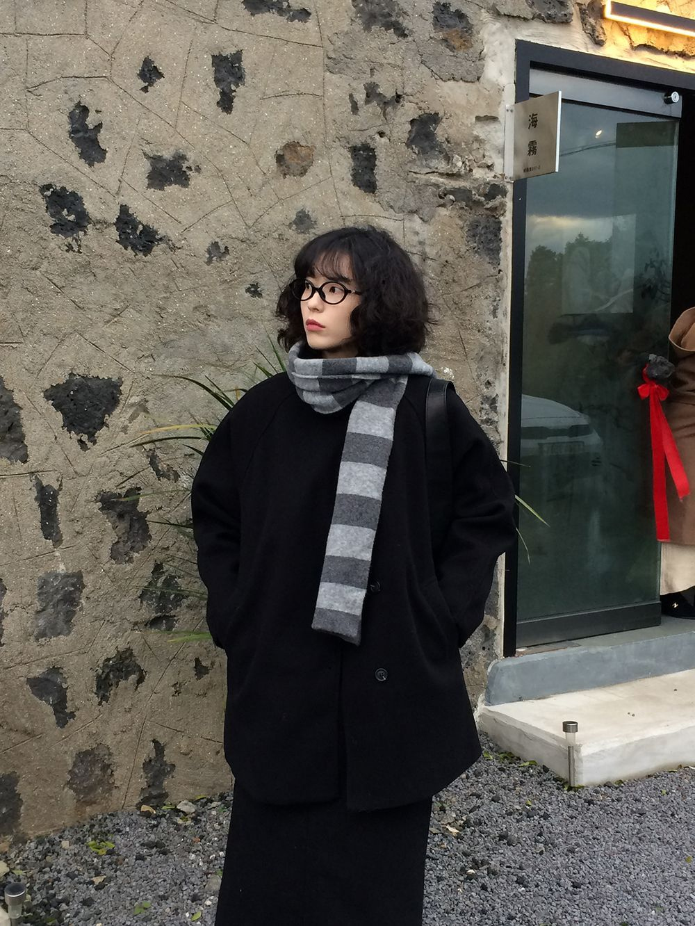 코트 모델 착용 이미지-S1L18